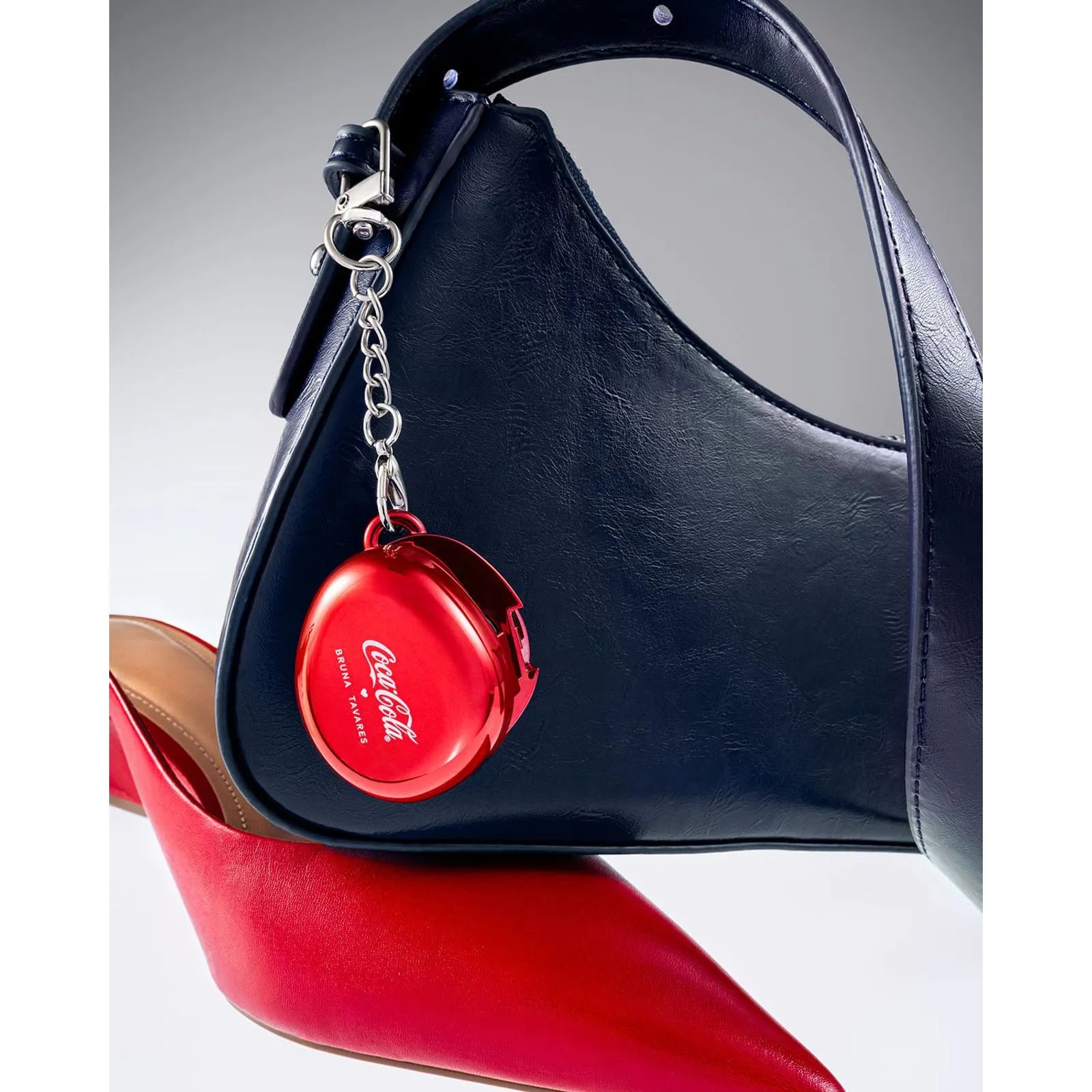 BT x Coca-Cola Balm Labial Pop Charm